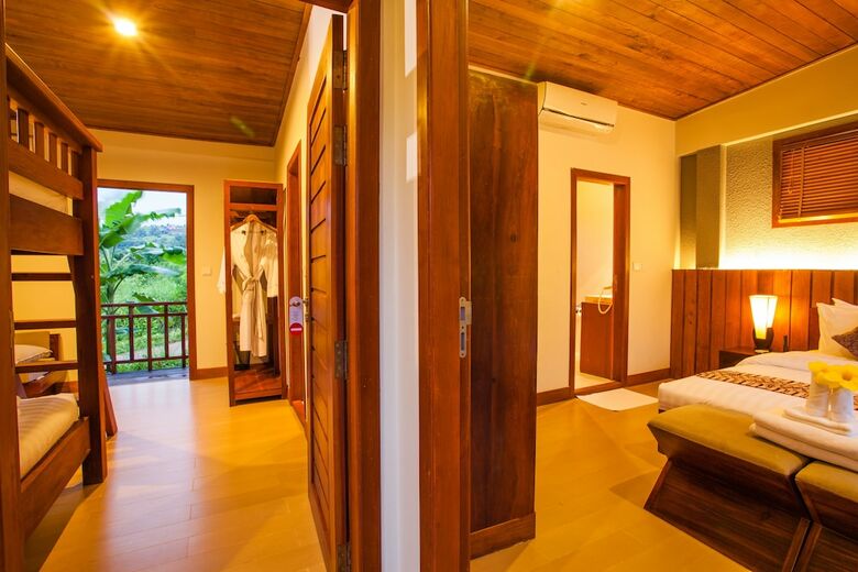 Hotel Mayura Hill Resort