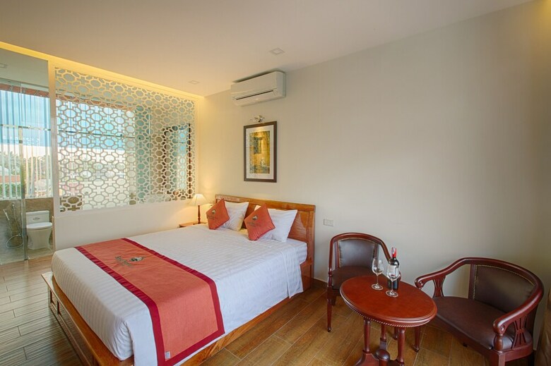 Hotel Serene River Villa