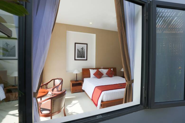 Hotel Serene River Villa
