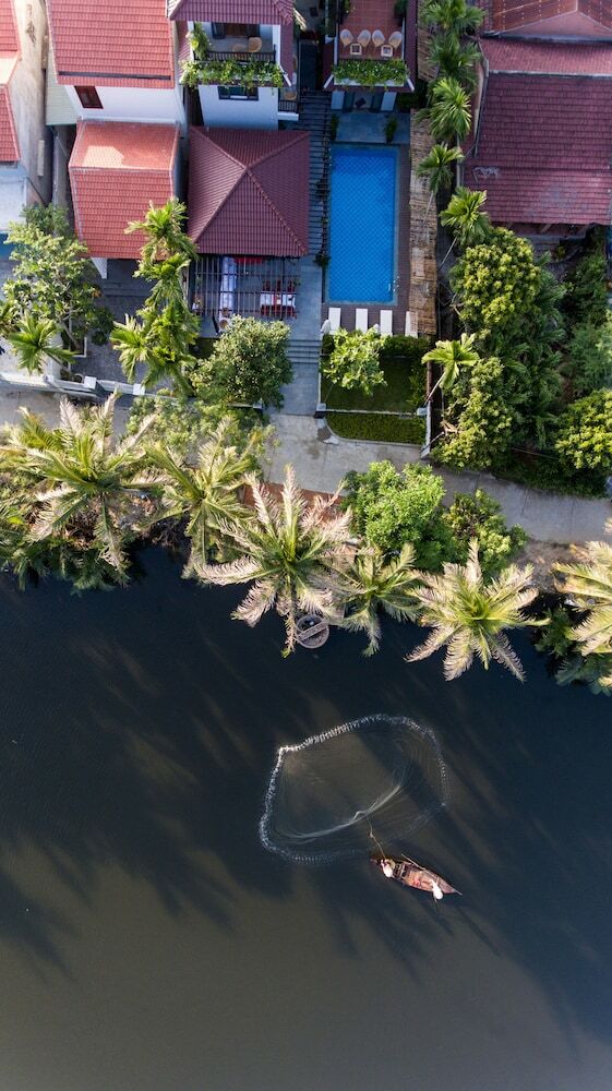 Hotel Serene River Villa