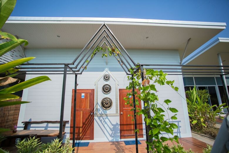 Hotel Bluemoon Riverside Resort