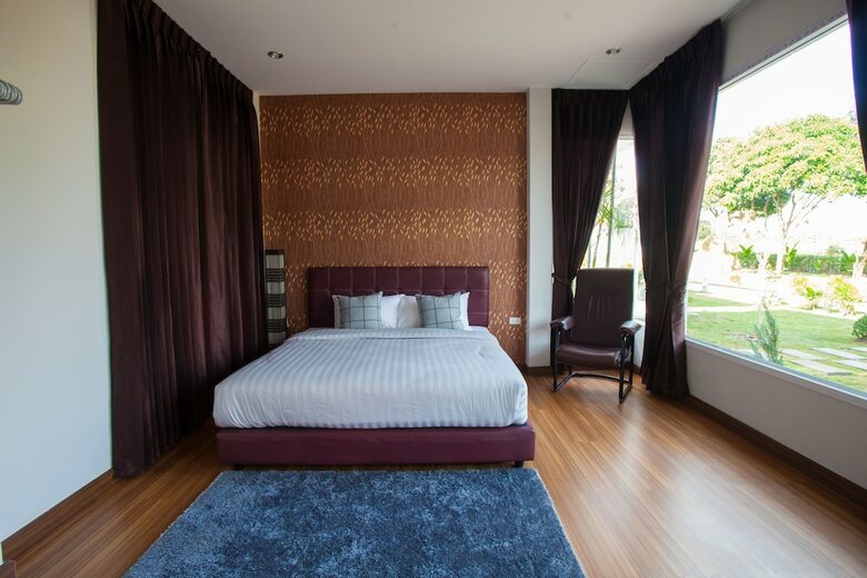 Hotel Bluemoon Riverside Resort
