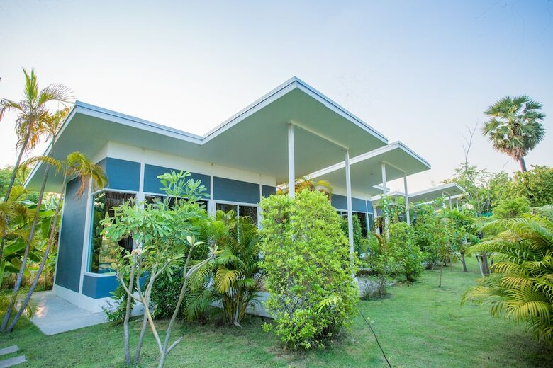 Hotel Bluemoon Riverside Resort