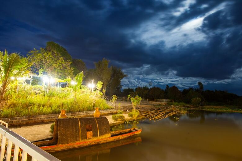 Hotel Bluemoon Riverside Resort