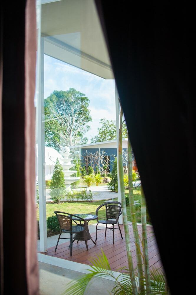 Hotel Bluemoon Riverside Resort