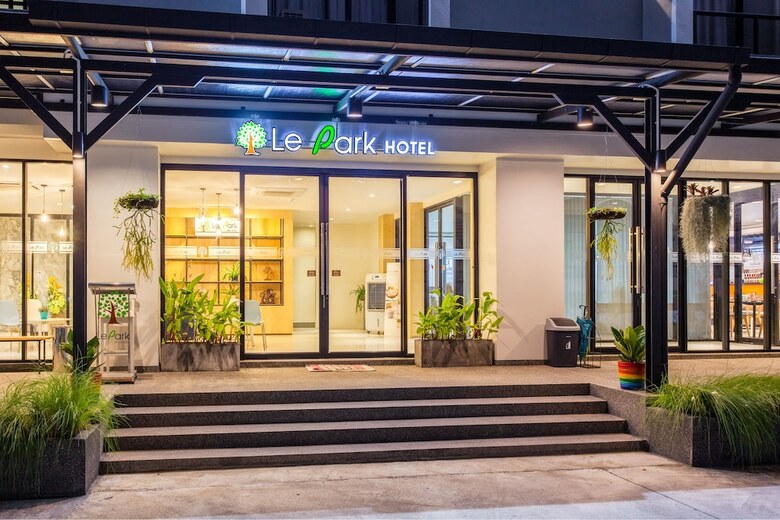 Le Park Hotel