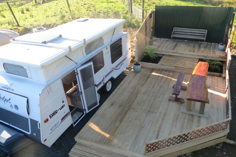 Koru Beach Cabin & B&B Homestay