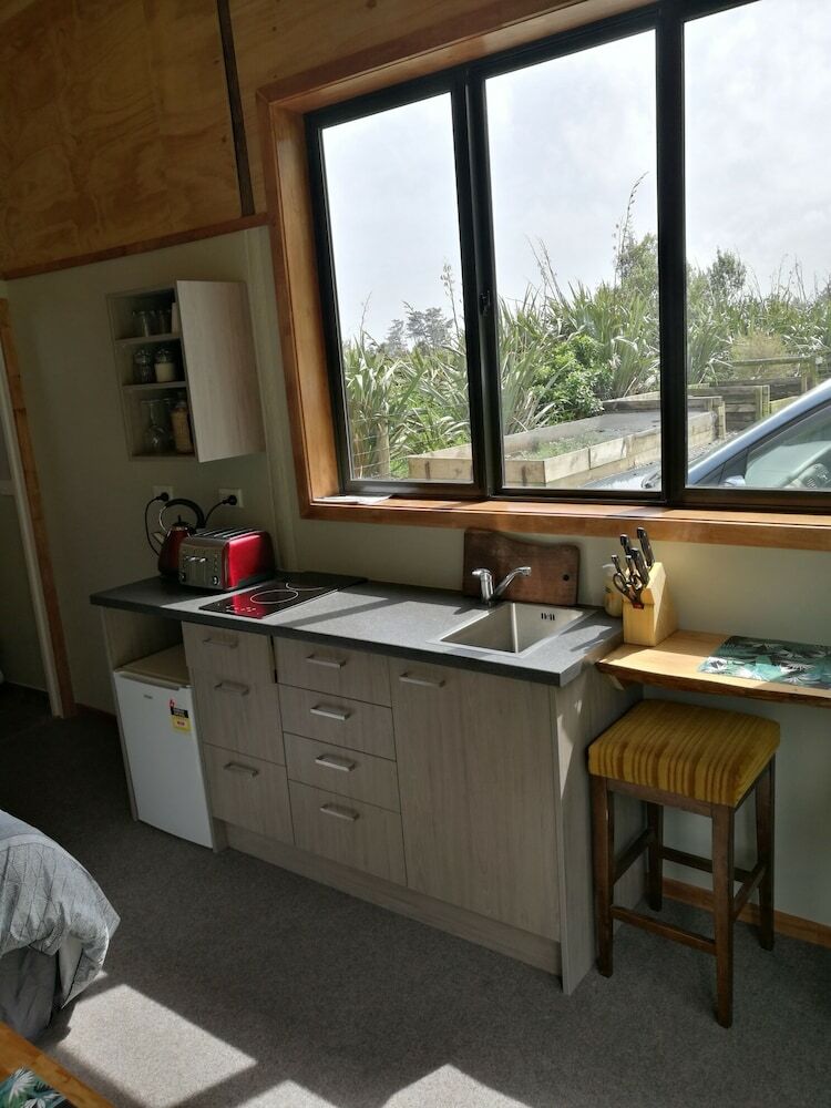 Koru Beach Cabin & B&B Homestay