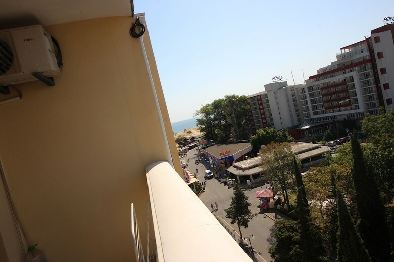 Menada Planeta Apartments