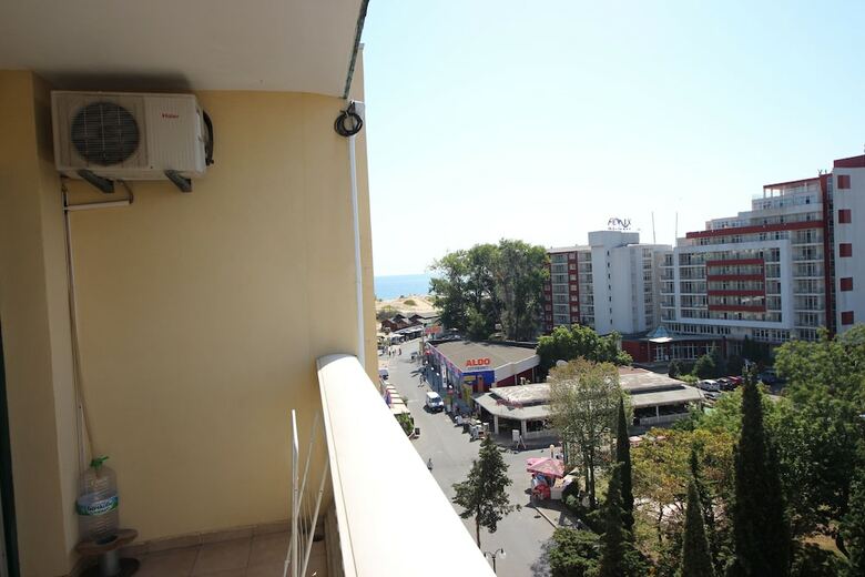 Menada Planeta Apartments