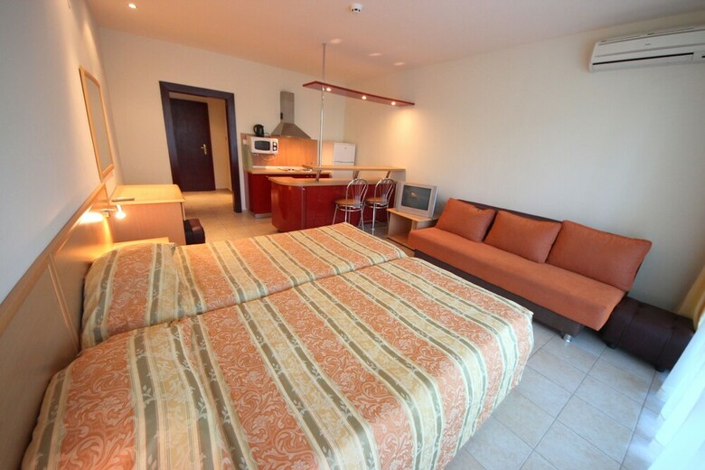 Menada Planeta Apartments