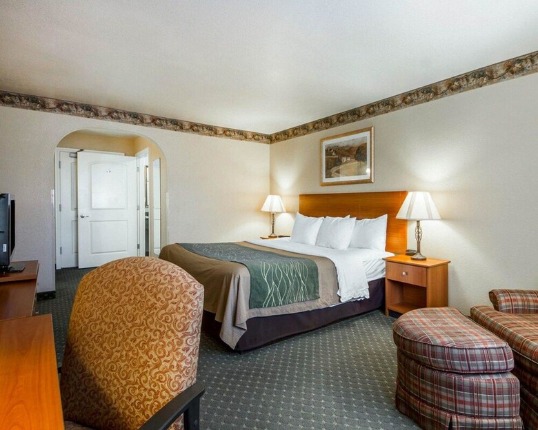 Hotel Comfort Inn & Suites