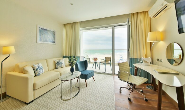 Maritim Paradise Blue Hotel & Spa