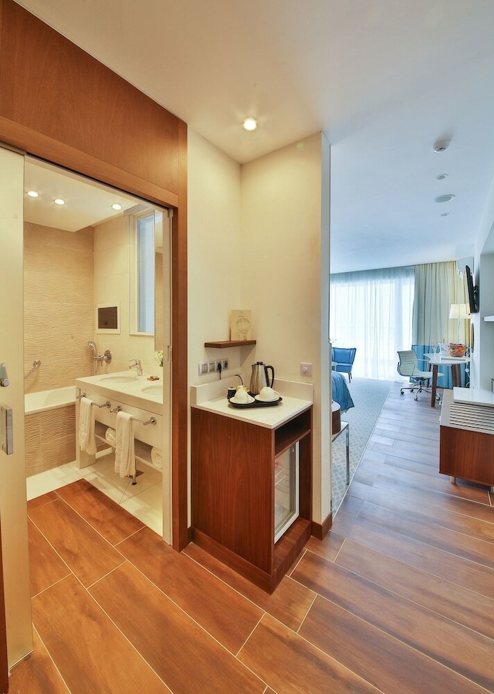 Maritim Paradise Blue Hotel & Spa