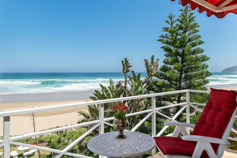 Hotel Haus Am Strand On The Beach