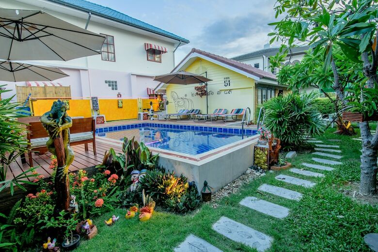 Hotel Baan Talay 51