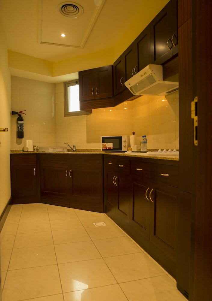 Pearl City Suites By Gemstones