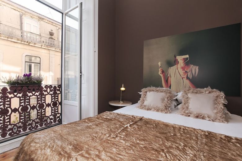 Hotel Cheese & Wine Suites