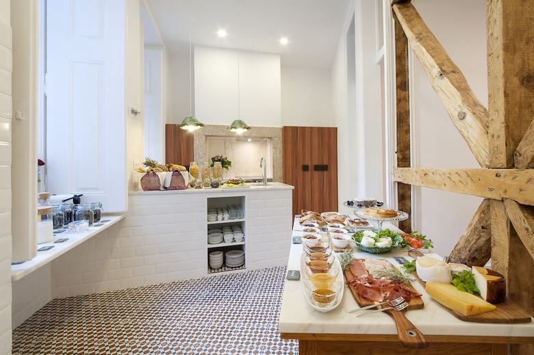 Hotel Cheese & Wine Suites