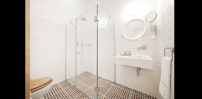 Hotel Cheese & Wine Suites