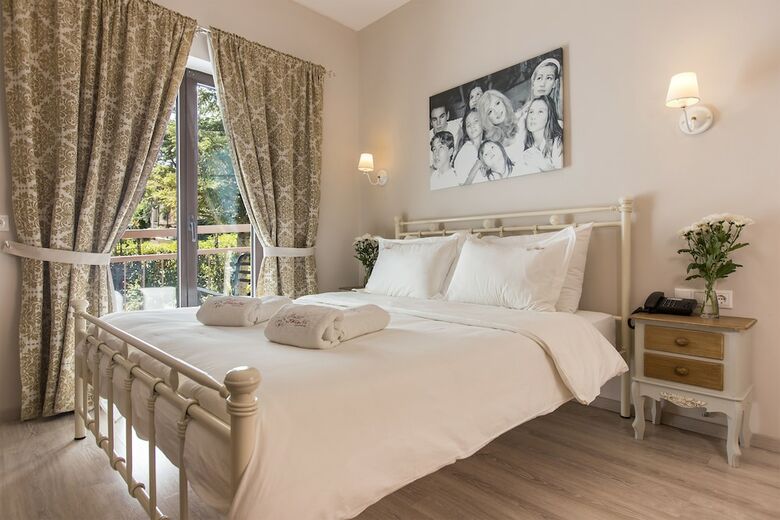 Theatro Hotel Odysseon