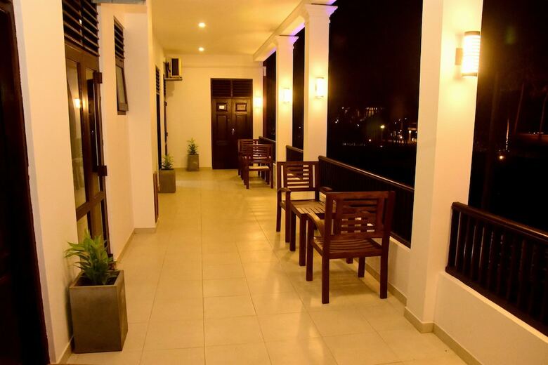 Capital O 132 Blue Spring Hotel