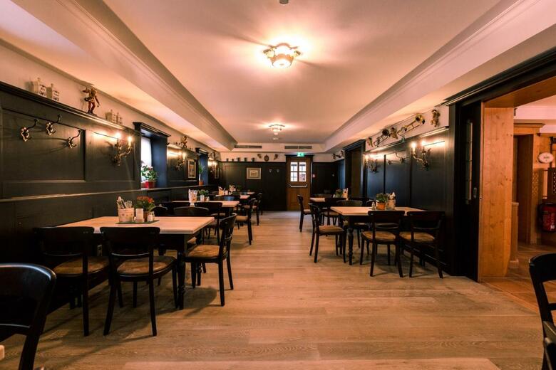 Hotel & Gastst�tte Zum Erdinger Wei�br�u