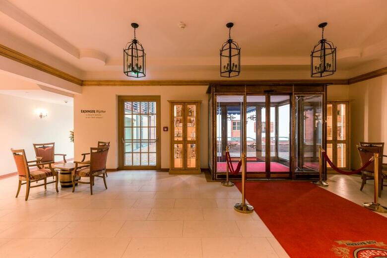 Hotel & Gastst�tte Zum Erdinger Wei�br�u