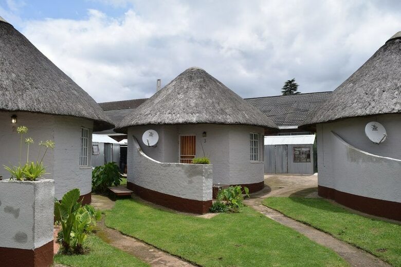 Hostal Sheris Lodge And Backpackers