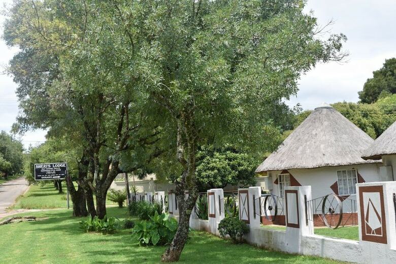 Hostal Sheris Lodge And Backpackers