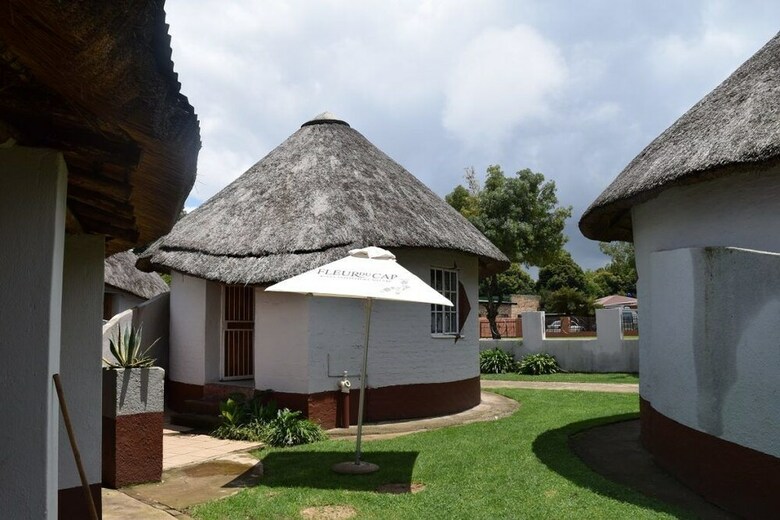 Hostal Sheris Lodge And Backpackers