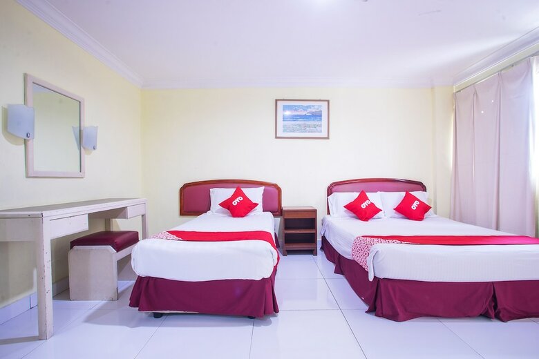 Oyo 89580 Carlton Star Hotel