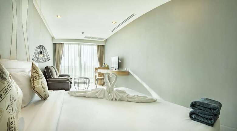 Ratana Patong Beach Hotel By Shanaya