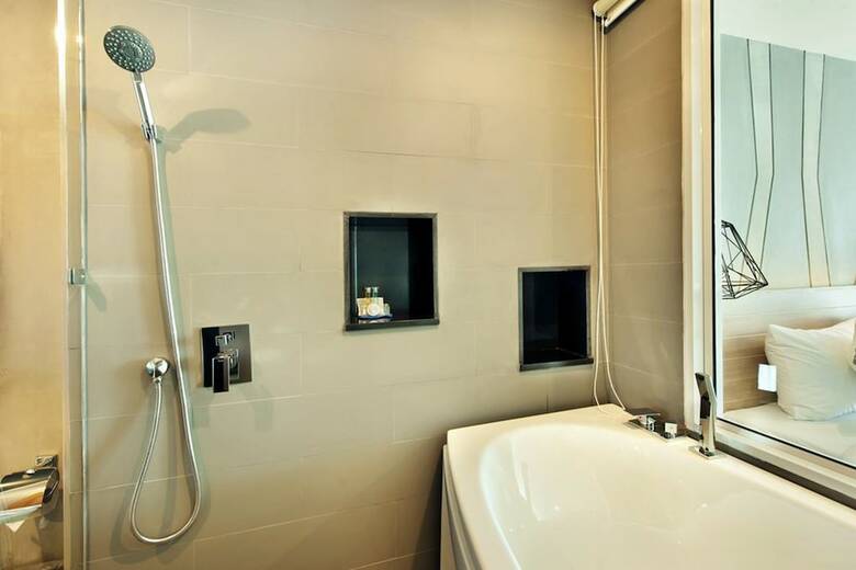 Ratana Patong Beach Hotel By Shanaya