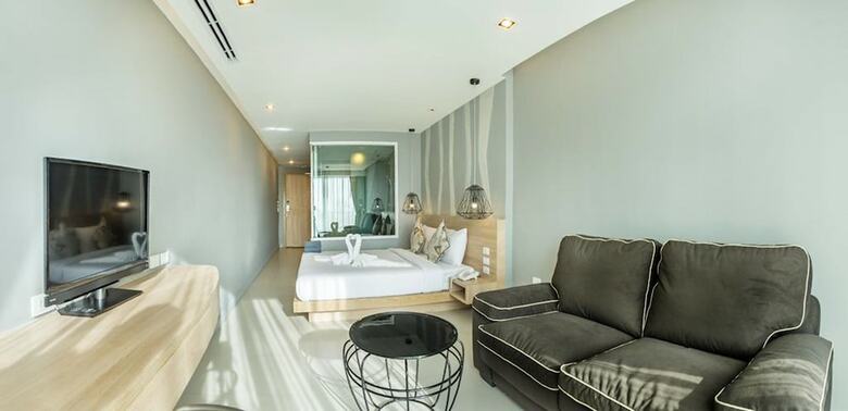 Ratana Patong Beach Hotel By Shanaya