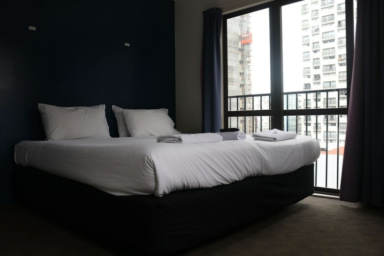 Hostal Nomads Auckland Backpackers