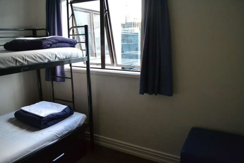 Hostal Nomads Auckland Backpackers