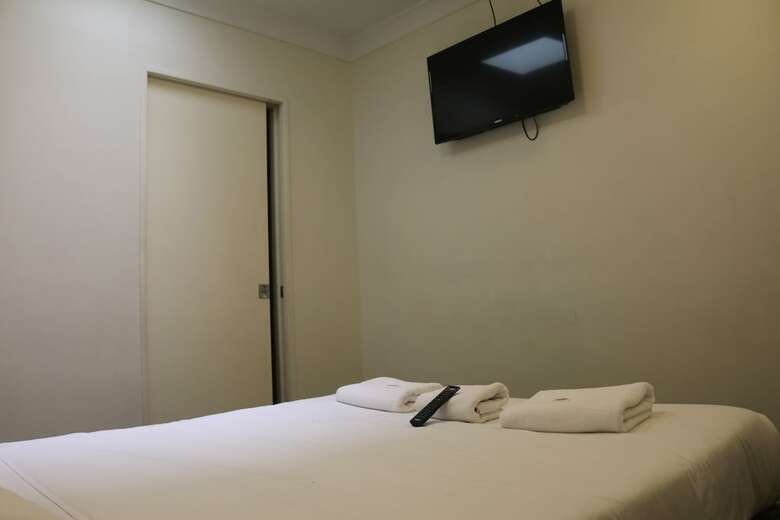 Hostal Nomads Auckland Backpackers
