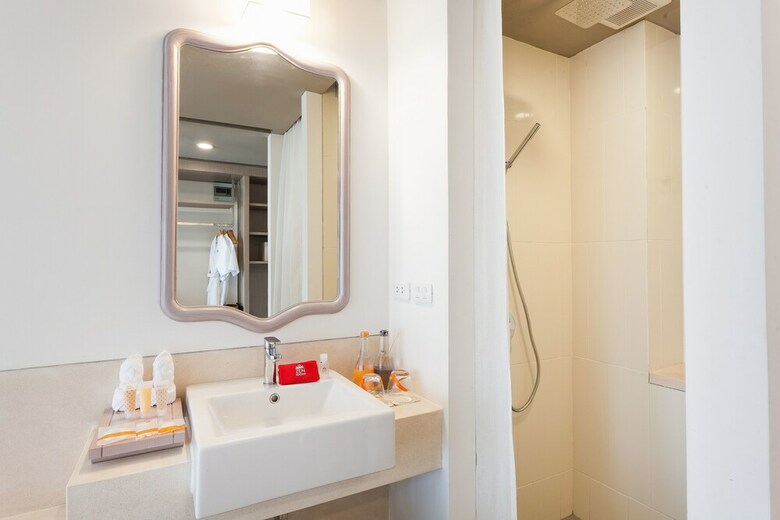 Hotel Zen Premium Soi Naiyang 2