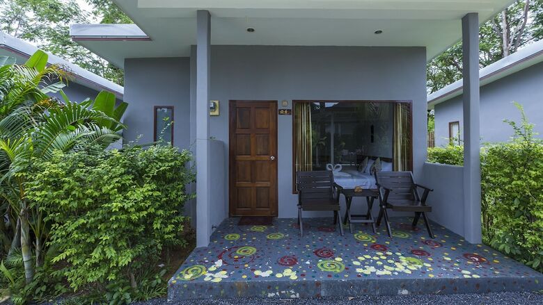 Hotel Again At Naiharn Beach Resort