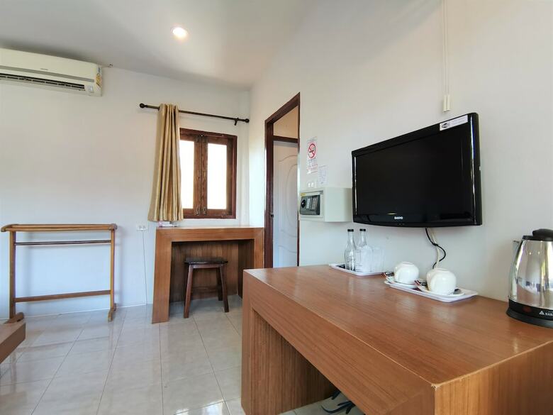 Hotel Again At Naiharn Beach Resort