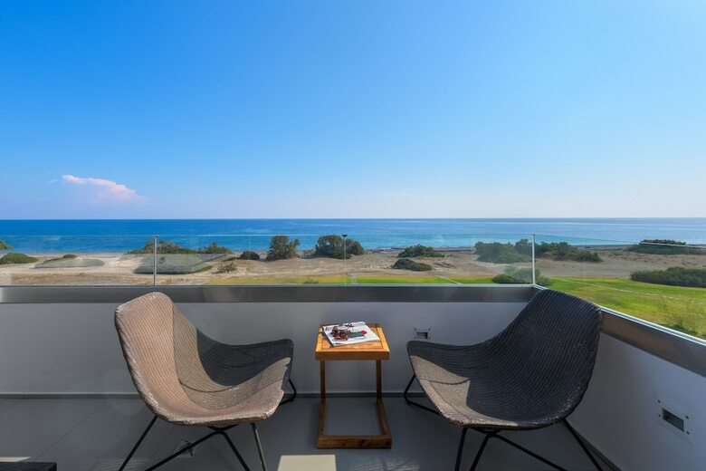 Albatross Beach Front Villas