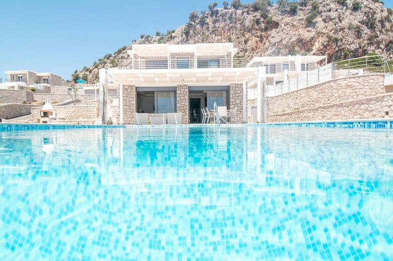 Francis & Gregorys Luxury Villas