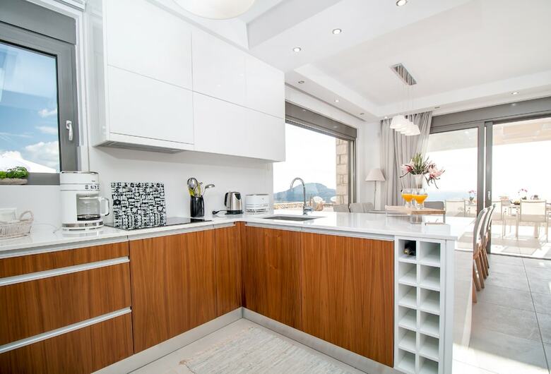 Francis & Gregorys Luxury Villas