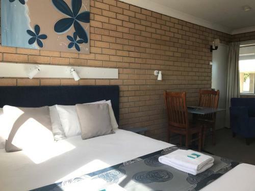 Edgewater Motel