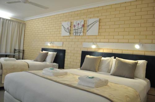 Edgewater Motel