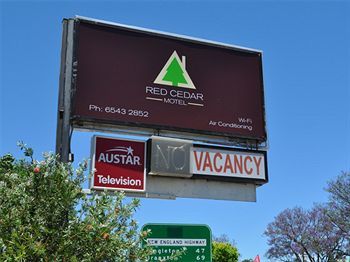 Hotel Red Cedar Motel