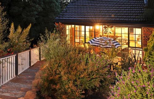 Holly Lodge