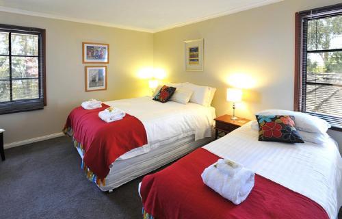 Holly Lodge