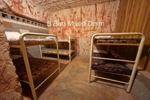Radeka Downunder Underground Motel